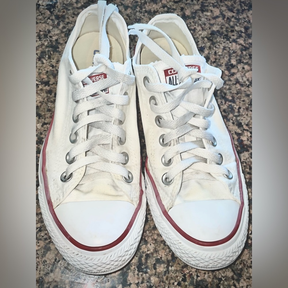 Women’s white Converse size 7US.